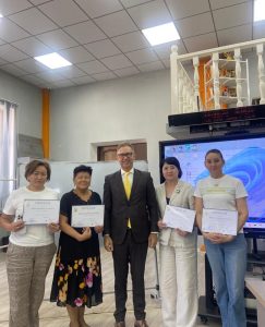 Бүгүн биздин лингвисттер Жусуп Баласагын атындагы Кыргыз улуттук университетинде квалификацияны (2)